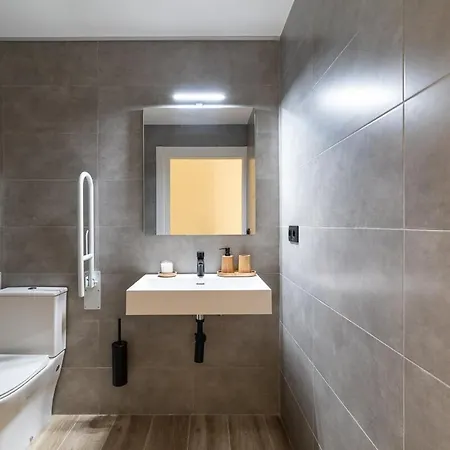 Tao 2 Next To The Aquarium * 瓦伦西亚